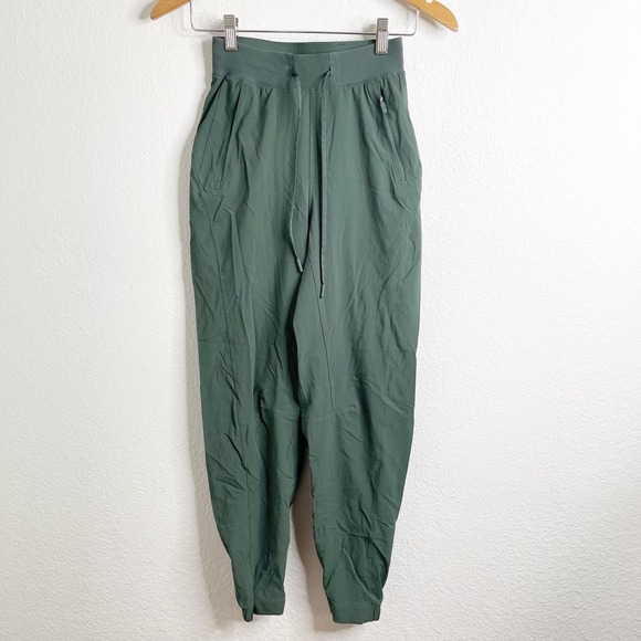 Pants - Lululemon‎ License to Train High-Rise Pant Dark Forest Green Joggers Size 2